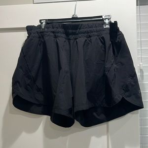 Lululemon Track that short mid rise size 16 black